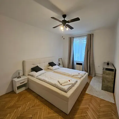 Appartamento 2 Bedroom Apartment, Near Xbionic Šamorín